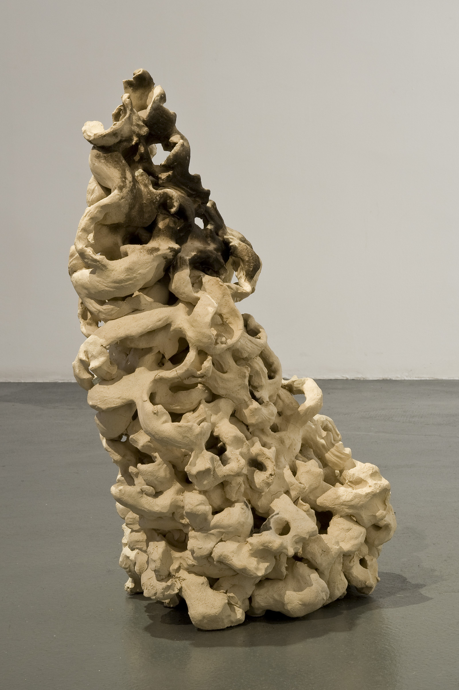 <p>Tending to the difference between real and imagined (2014), ceramic and soot, 65x49x33 cm </p>
