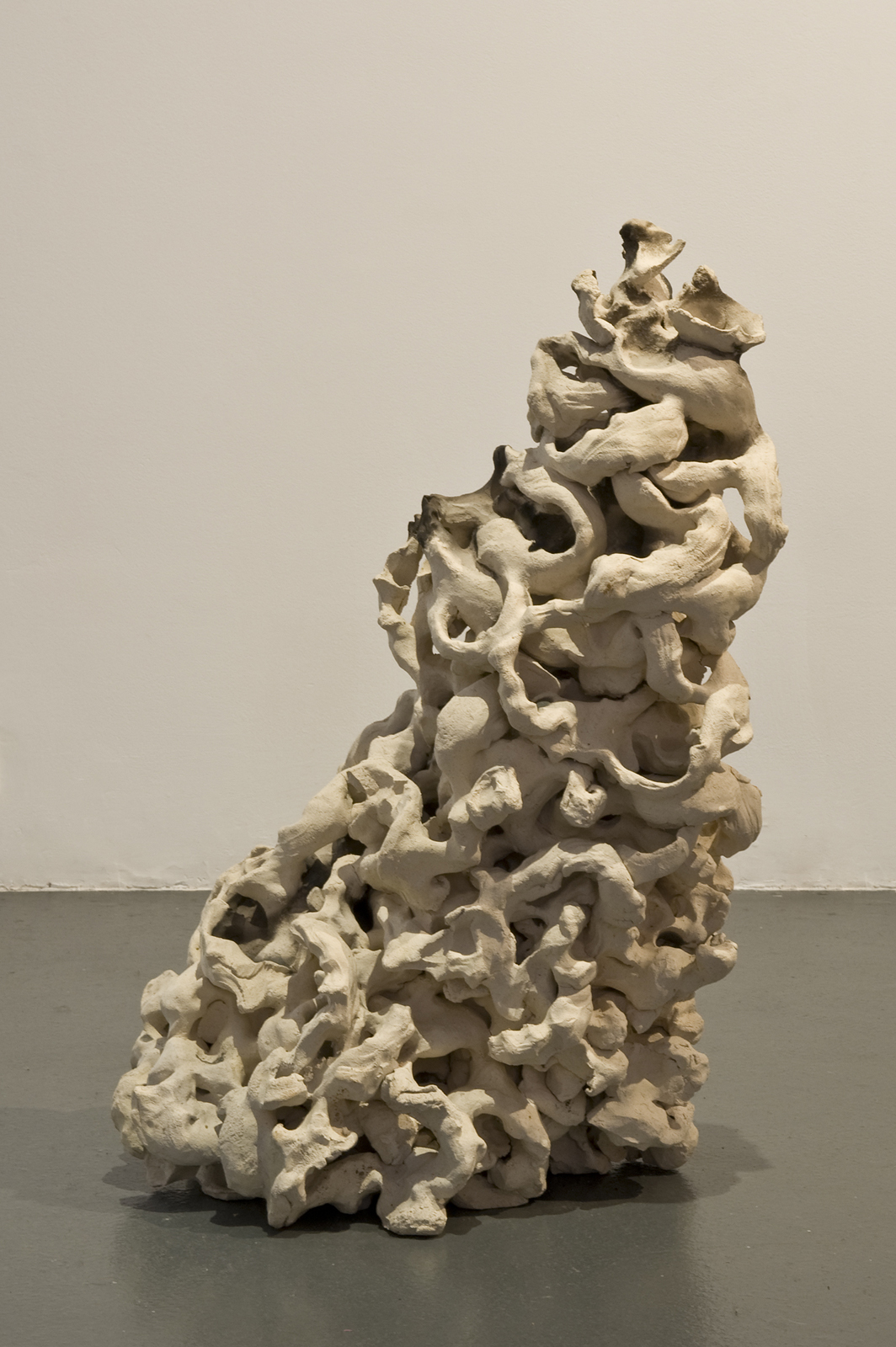 <p>Tending to the difference between real and imagined (2014), ceramic and soot, 65x49x33 cm</p>

