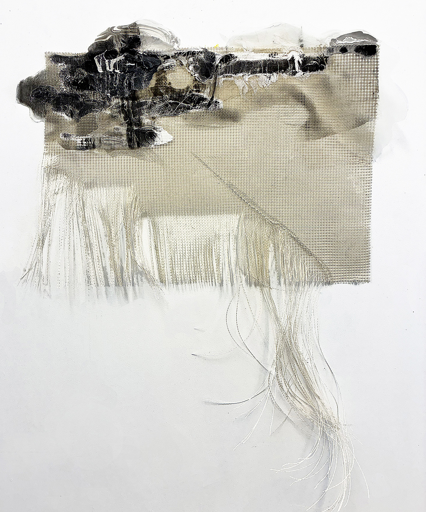 <p>Pressure Points_Smyrna Undone_2026_Smyrna mesh, gessho, gel medium, carbon transfer_73x52cm</p>
